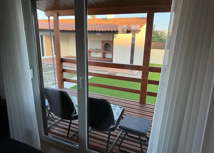 Acolhedora Casa De Ferias T2 Com Espaco Exterior