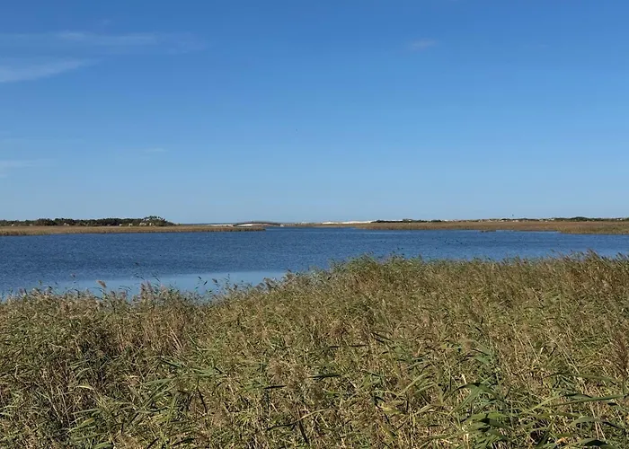 Nyaraló Acolhedora Casa De Ferias T2 Com Espaco Exterior *
