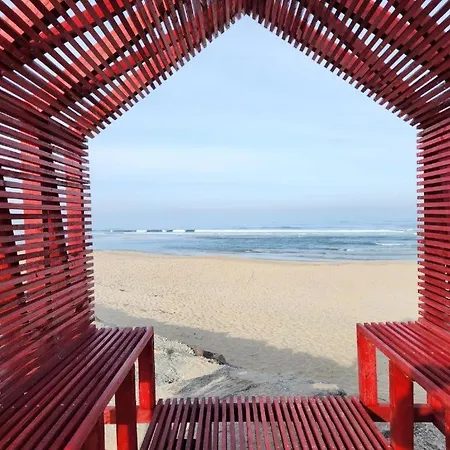 Feriehus Acolhedora Casa De Ferias T2 Com Espaco Exterior Esmoriz