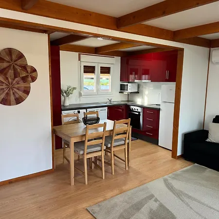 Feriehus Acolhedora Casa De Ferias T2 Com Espaco Exterior Esmoriz