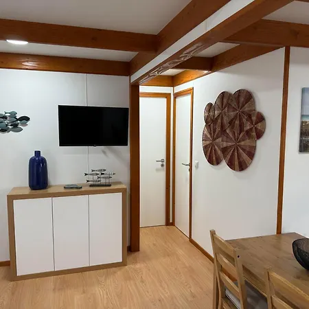 Acolhedora Casa De T2 Com Espaço Exterior Esmoriz