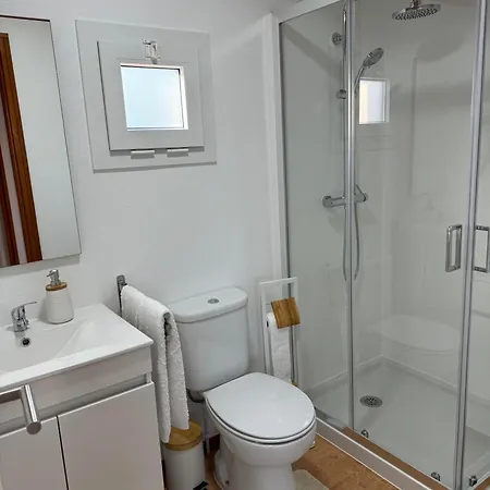 Feriehus Acolhedora Casa De Ferias T2 Com Espaco Exterior *