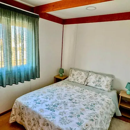 Feriehus Acolhedora Casa De Ferias T2 Com Espaco Exterior *