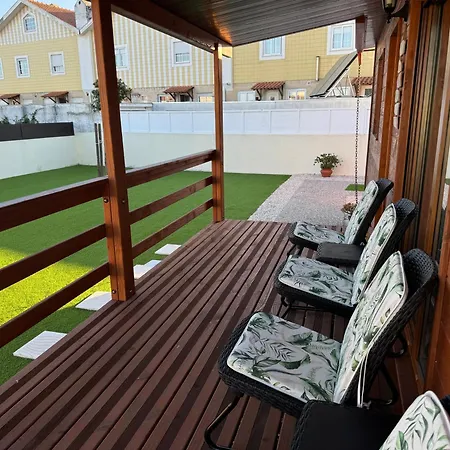 Acolhedora Casa De Ferias T2 Com Espaco Exterior