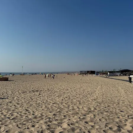 Acolhedora Casa De T2 Com Espaço Exterior Сasa de vacaciones