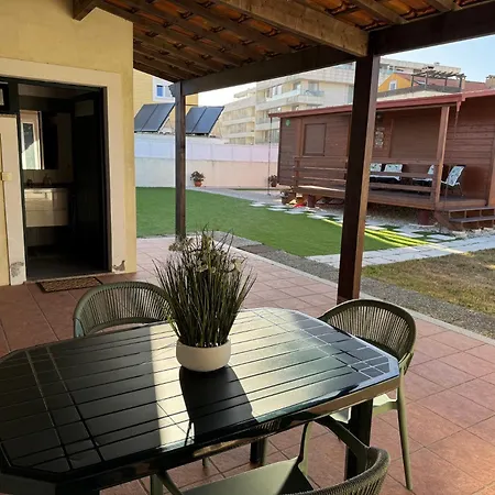 Prázdninový dům Acolhedora Casa De Ferias T2 Com Espaco Exterior
