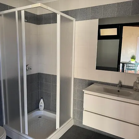 Prázdninový dům Acolhedora Casa De Ferias T2 Com Espaco Exterior