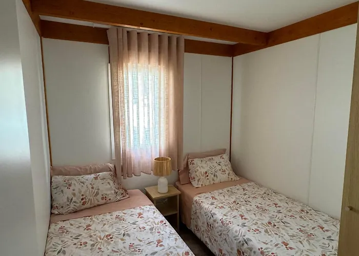 Acolhedora Casa De T2 Com Espaço Exterior