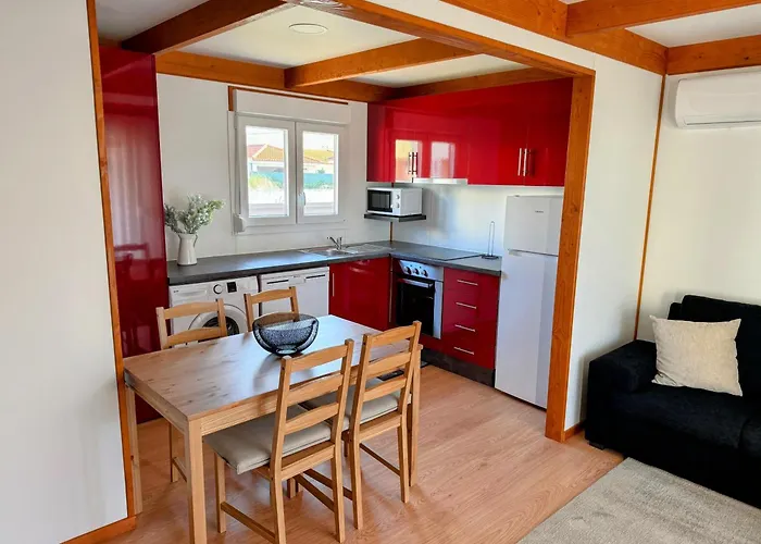 Acolhedora Casa De T2 Com Espaço Exterior