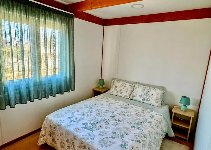 Casa de Férias Acolhedora Casa De T2 Com Espaço Exterior *